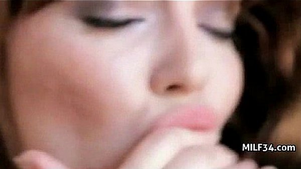 Nonton Horny Milf Dps Stud thumbnail