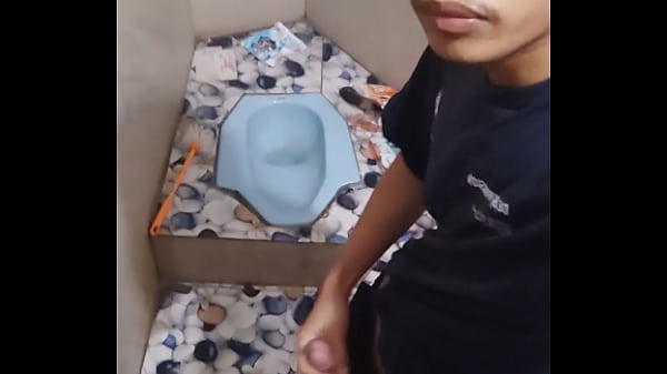 Play MP4 - BOY FROM INDONESIAN CUMSHOT TO  FACE