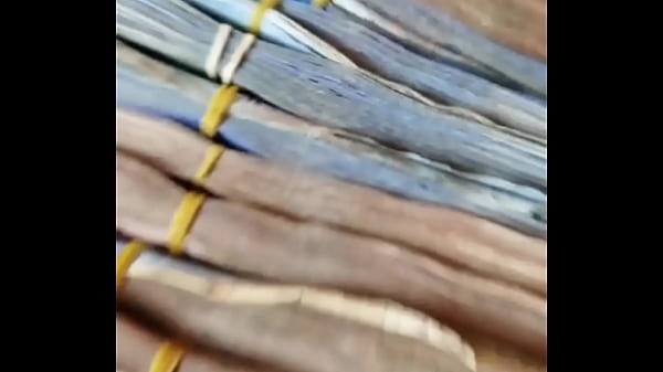 قحبة مغربية يعذبها و يضربها سعودي و كاتغووت