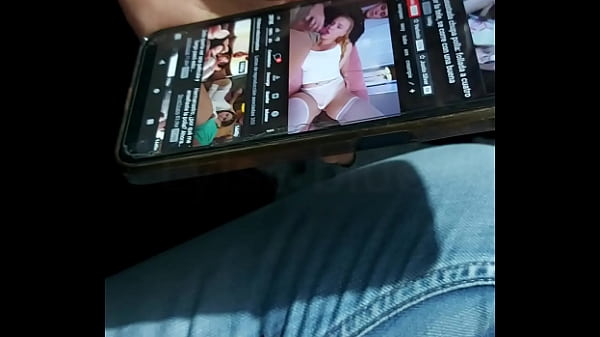 Mi Amigo Me Descubre Viendo V&iacute;deos Porno Y Termina Dandome Su Rica Leche thumbnail