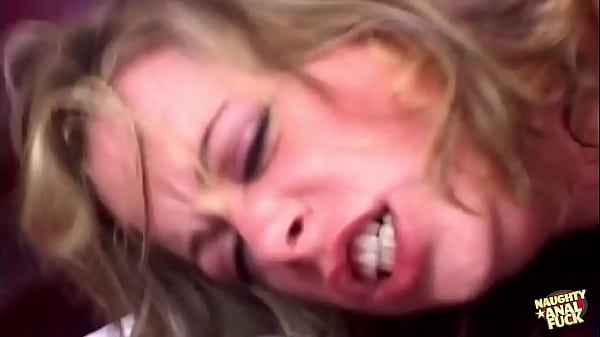 Play MP4 - Nadia Sin is a special girl for her massive talent for rough sex and DP