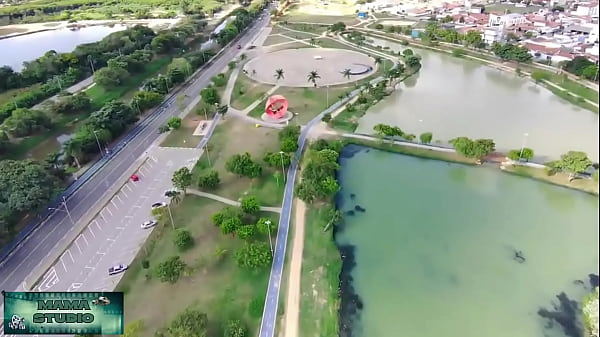 Nonton Mama Studio Sexo No Parque, Direito A Cal&ccedil;a Rasgada - Gr&aacute;tis thumbnail