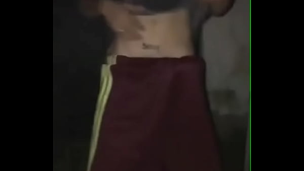 Novinho Pauzudo Gozou Na Minha Boca No Quintal Enquanto Os Outros Estavam Na Sala thumbnail