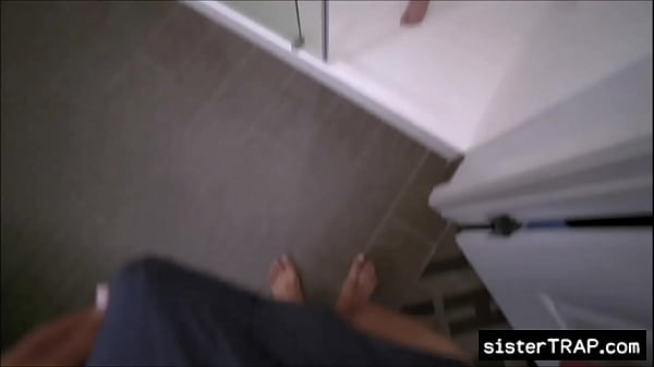 Play MP4 - Stepsister helps stepbrother with morning wood