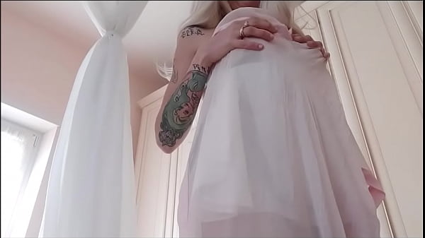 Chantal channel as elsa the queen and the olaf's big carrot