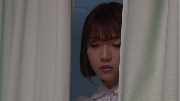 Play MP4 - 「マジ天使！？」骨折してオナニーできない僕のチ●コは我慢の限界！それを見かねた美人ナースは使命感に駆られたのか優しく手を添えてくれ&hellip;　「私がお手伝いしましょうか&hellip;」優しすぎるエロエロナースさんの秘密の診察【パート4】