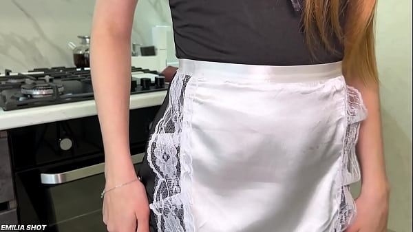 Выебал похотливую горничную с идеальным телом вместо оплаты за работу Русское с разговорами 