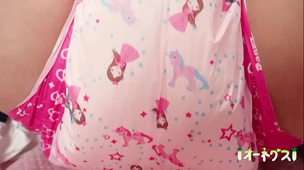 咲夜さんでおむつにお漏らしして、ベッドで床オナ 