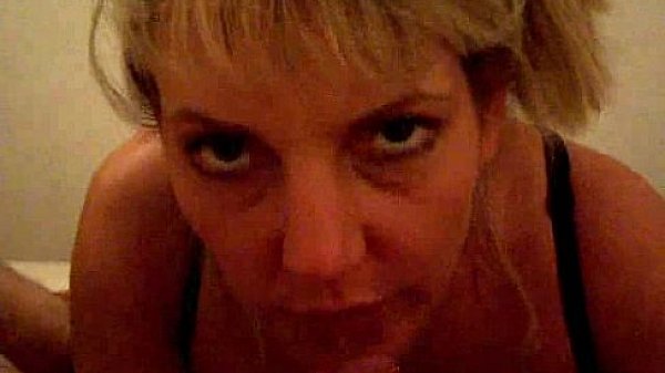 Cock hungry amateur MILF sucks hubbys cock 