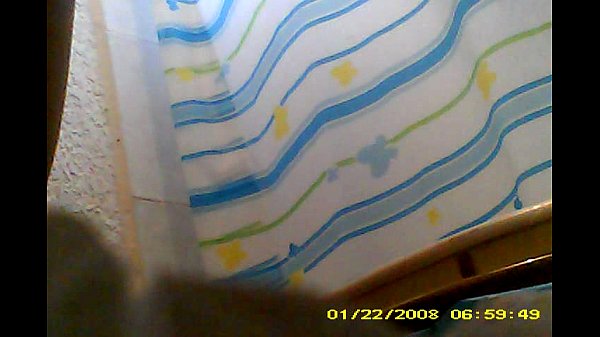 Jovensita gordita en el baño