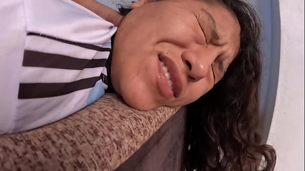 Le Gane La Competencia De Videojuegos A Mi Mejor Amiga Y Tuve Que Darme Sexo Oral Y Anal Para Celebrar thumbnail