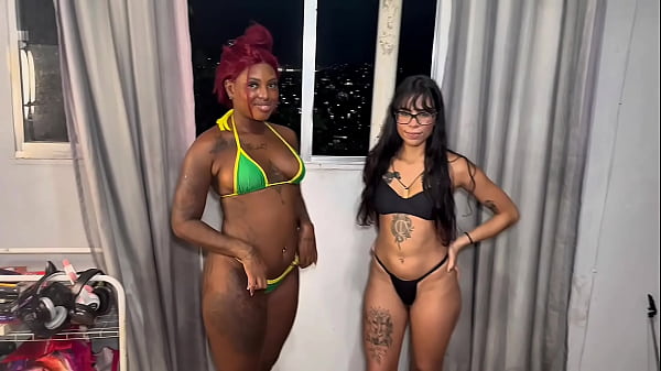 Nonton Trouxe Uma Morena E Uma Preta Da Praia Para Fuder Em Casa No Pelo E Gozei Na Cara Das Safadas thumbnail