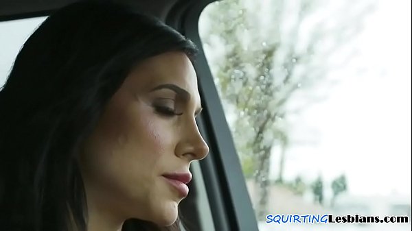 Lesbo teen squirting during_sensual threeway