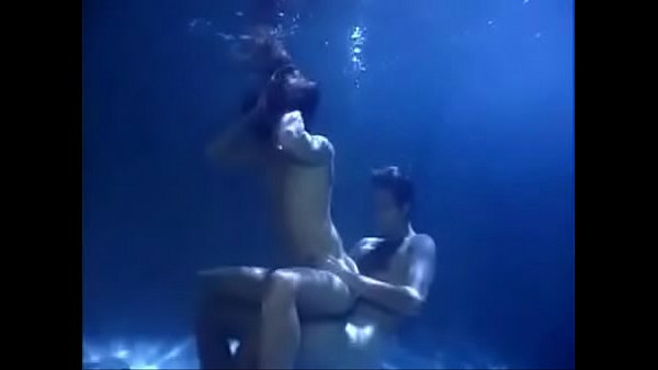 Play MP4 - Sex Underwater&colon; Iris