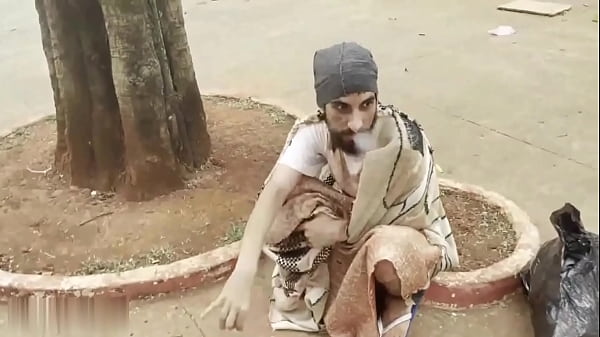 Play MP4 - O morador de rua cacetudo
