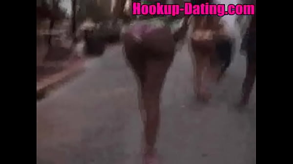 Huge Black Ghetto Amateur Booty in Public