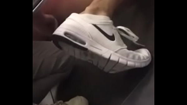 FLAGRA BANHEIRO P&Uacute;BLICO 3 