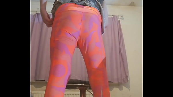 New sports leggings try on, twerking practice 