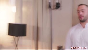 Nonton Angelika Grays Lets Her Guy Caress Her Small Tits While They Kiss.the Blonde Babe Is Deepthroating His Big Cock Then Gets Her Ass Licked And Fucked. thumbnail