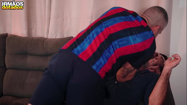 Play MP4 - Entre Homens