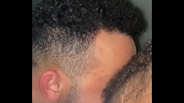 No BANHEIRO DA BOATE 23cm do Pauzudo a gente se pegando no Banheiro 