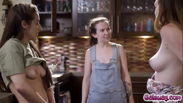 Samantha Reigns showing Spencer Bradley what pussy looks like 