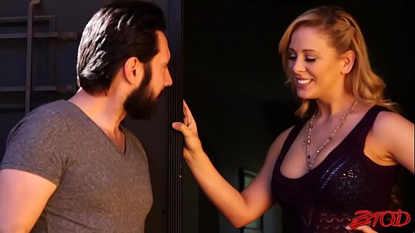 Cherie De Ville Showing HerSkills