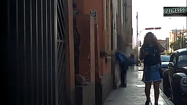 En La Calle, Madura Solitaria Es Pillada Y Convencida En Coger Por Un Joven A Cambio De Pagar Su Deuda thumbnail