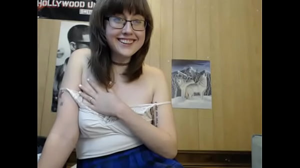 Happylilcamgirl Stream In A Friend's Guest Room thumbnail
