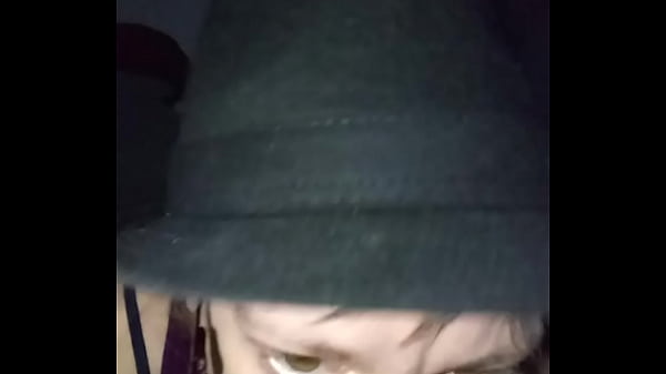 Nonton Giving A Blowout On My Hubbys Dick thumbnail