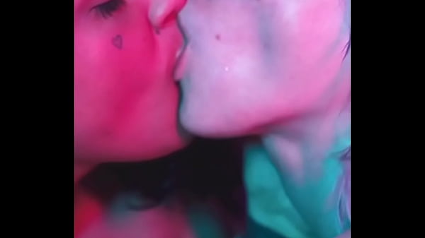 Jovens de Porto Alegre produzindo conte&uacute;do e caos 