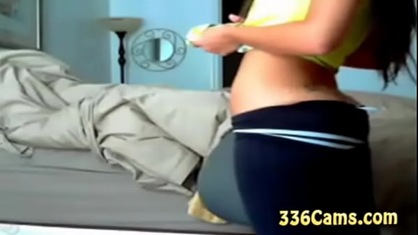 Sexy Brunette Teen_With Smile On Yellow T Shirt Play On Webcam