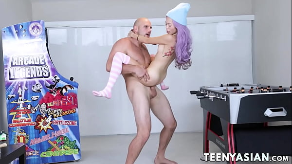 When a tiny Asian girl with pink hair like Vina Sky shows up, you know you are in for a banging good time. 