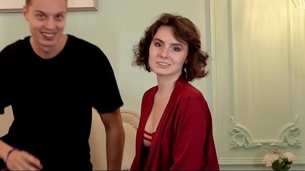 Play MP4 - Exclusive Interview&colon; Celebs Reveal Top Bedroom Moves