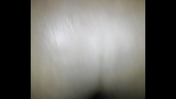 Comendo o cuzinho da minha esposa d 