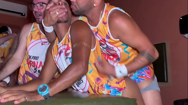 Orgia De Carnaval Mais Famosa De S&atilde;o Paulo Carnapika, 05 Anos De Foda! Final thumbnail