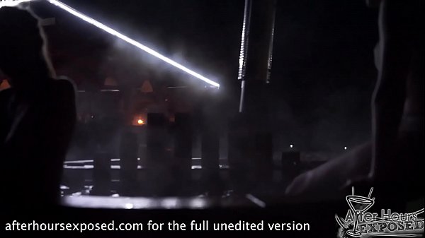 late night hot tub double blowjob and peeingand cum sharingreal beauties