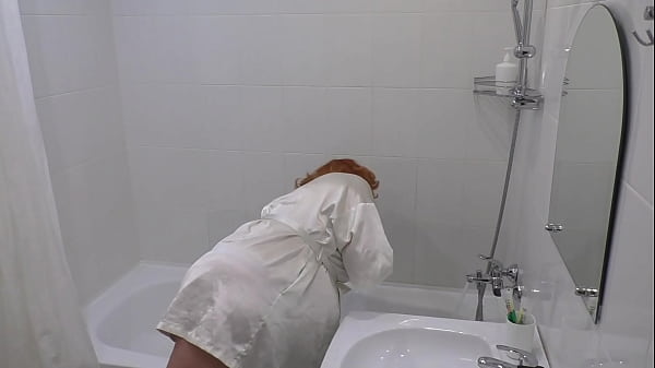 Play MP4 - Step Mommy&rsquo;s Pregnant and Fingering Herself in the Bathroom on Tape