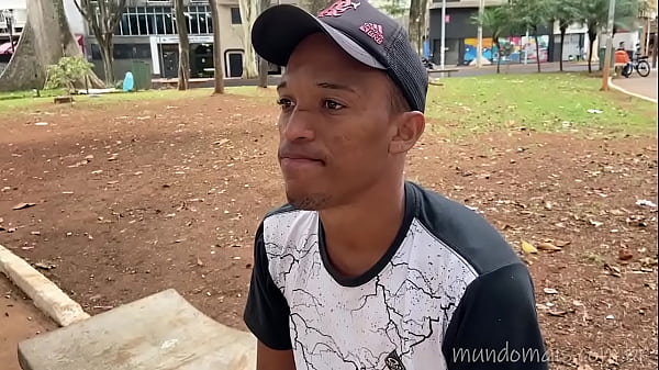Play MP4 - Hetero aceita fazer porn&ocirc; gay por dinheiro