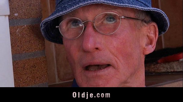 Play MP4 - Oldman gets to fuck a horny teeny