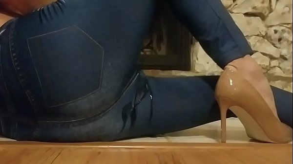 Play MP4 - Urine on my jeans