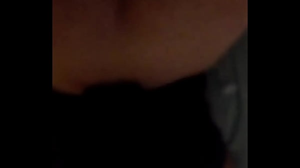 Esta puta gime como diosa 