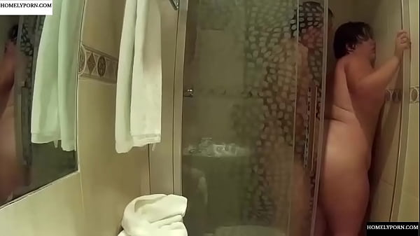 Le Folla El Culo En La Ducha Con Claudia Marie Ctdx thumbnail