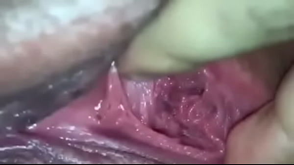 Play MP4 - Jugando con su vagina