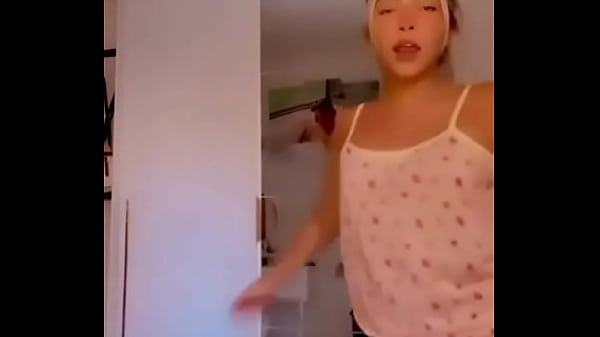 Dan&ccedil;a gostosa novinha 