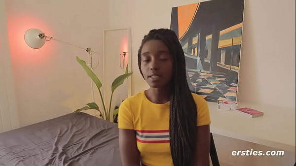 Nonton Eve Masturbates With Sex Toys thumbnail