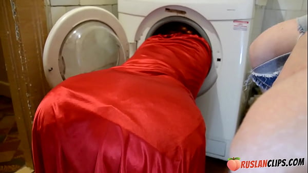 Play MP4 - Busty Stepsis Stuck in Washing Machine