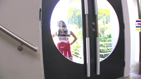 Nonton 18 Year Old Latina Selma Sins Swallows Jizz After Fuck Sqf thumbnail