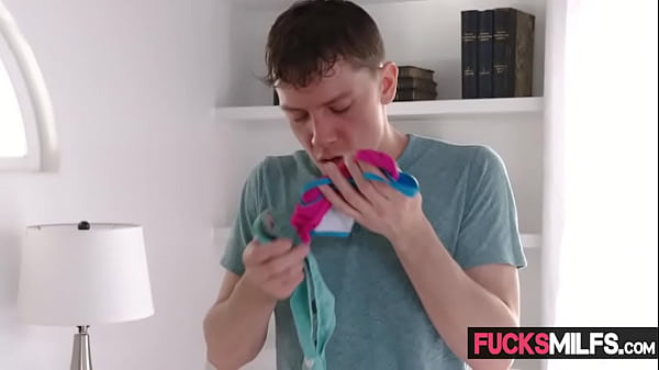 Stepdaughter Boner Bonding thumbnail