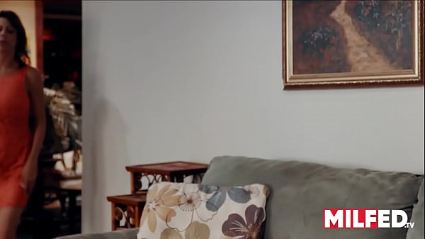 Play MP4 - MILF Alexis Fawx Seduces Her Doctor With Her HUGE Tits - MILFED